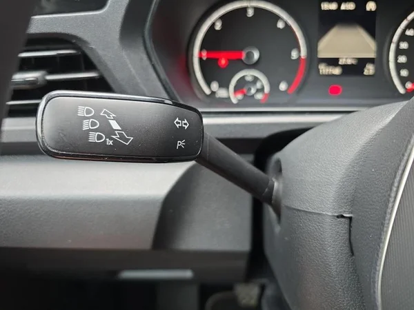 VOLKSWAGEN Caddy Maxi Dsl (2022) — foto 7 van 32