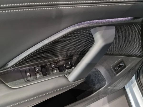 VOLKSWAGEN Tiguan (2026) — foto 5 van 15