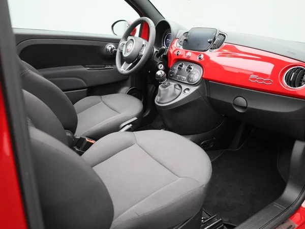 Fiat 500C (2023) — foto 27 van 37