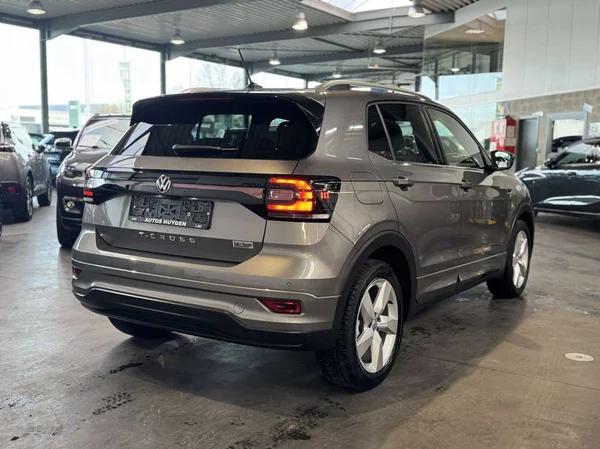 Volkswagen T-Cross (2019) — foto 10 van 16