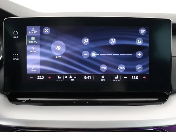 SKODA Octavia Combi (2024) — foto 9 van 18