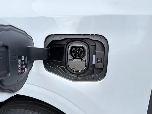 Ford Transit Courier (2025) — foto 4 van 35