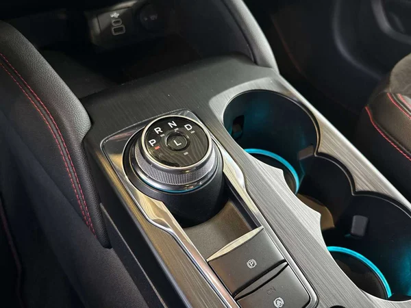 Ford Kuga (2023) — foto 4 van 19
