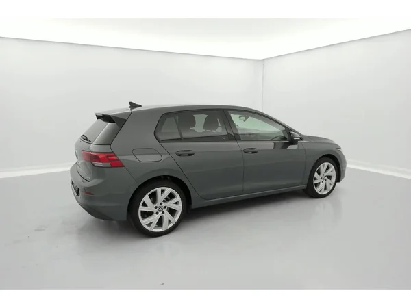 VOLKSWAGEN Golf VIII (2021) — foto 9 van 36