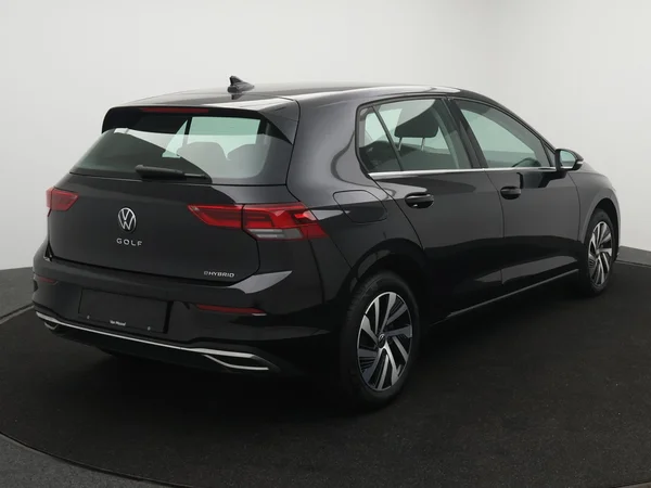 VOLKSWAGEN Golf VIII eHybrid (PHEV) (2024) — foto 12 van 25