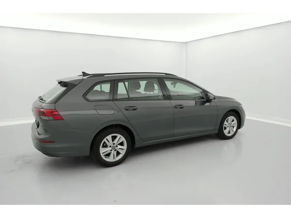 VOLKSWAGEN Golf VIII SW (2022) — foto 35 van 36