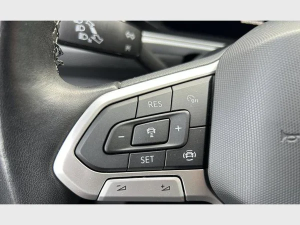 Volkswagen T-ROC (2023) — foto 22 van 32
