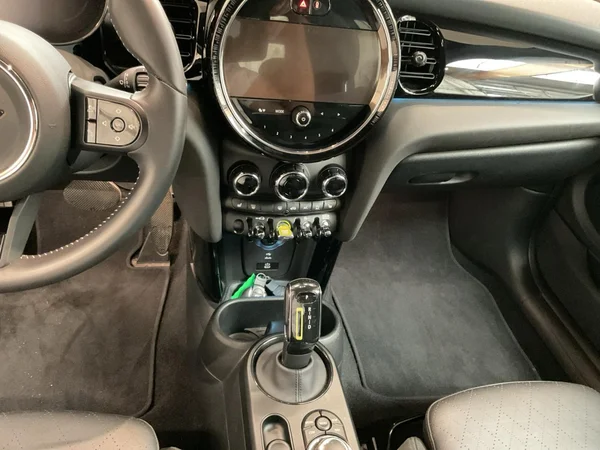 MINI e-Mini (F56 LCI II) (2023) — foto 3 van 24