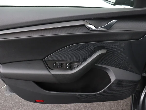 SKODA Octavia Combi (2024) — foto 10 van 18