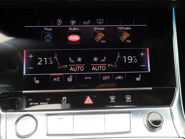 Audi A6 (2019) — foto 8 van 29