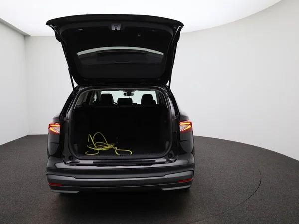 Škoda Enyaq iV (2023) — foto 2 van 43