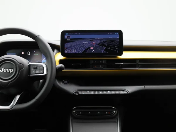 Jeep Avenger (2023) — foto 3 van 40
