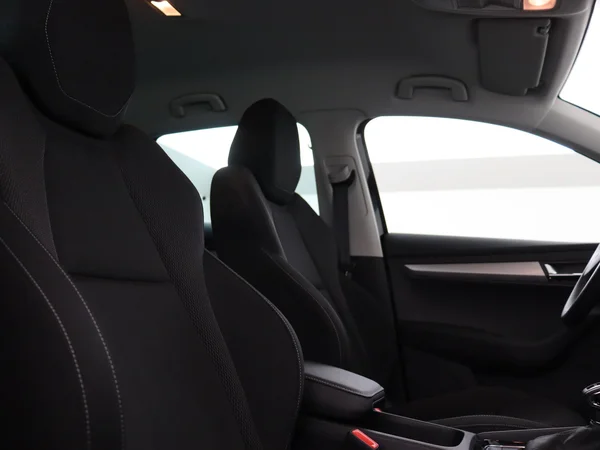 SKODA Karoq (2024) — foto 18 van 18