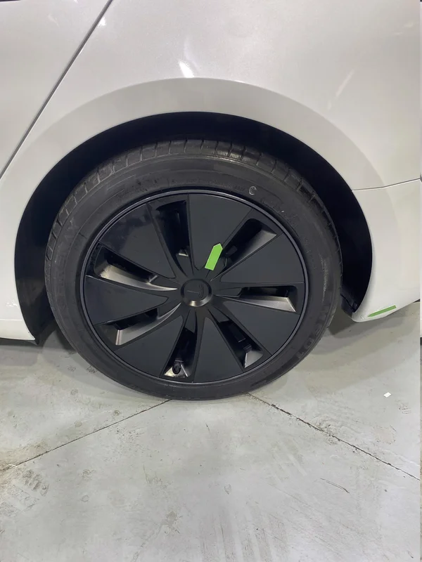 Tesla Model 3 (2023) — foto 22 van 49