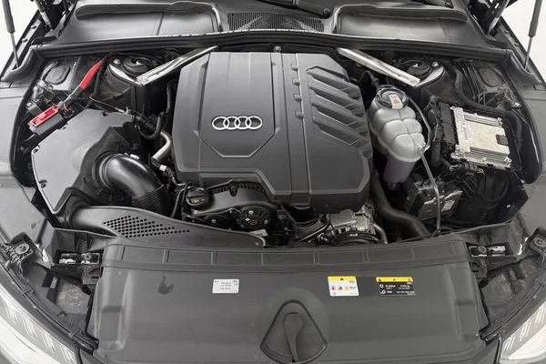 Audi A4 sw (2024) — foto 2 van 31