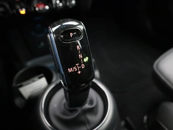 MINI Cooper (2022) — foto 16 van 38