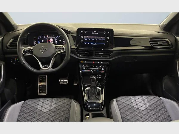 Volkswagen T-Roc (2023) — foto 2 van 29