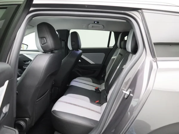 Opel Astra (2023) — foto 2 van 39