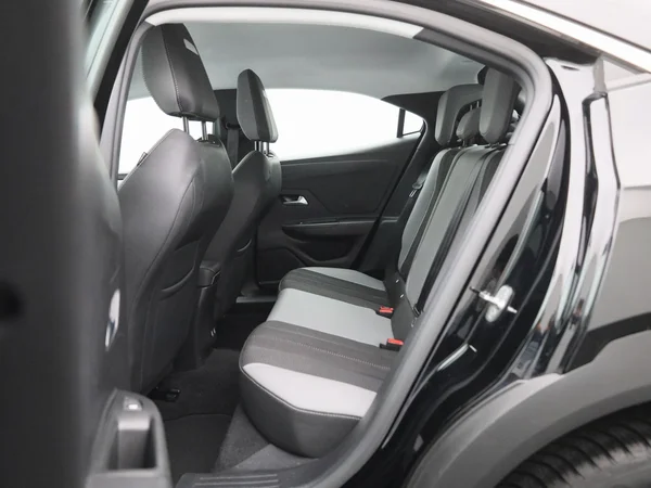 Opel Mokka (2023) — foto 6 van 37