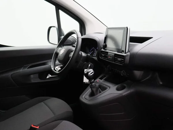 Fiat Doblò (2023) — foto 10 van 39