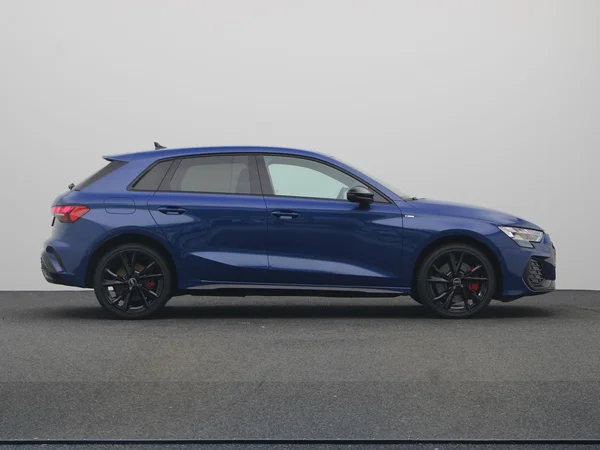 AUDI A3 Sportback (2025) — foto 22 van 24