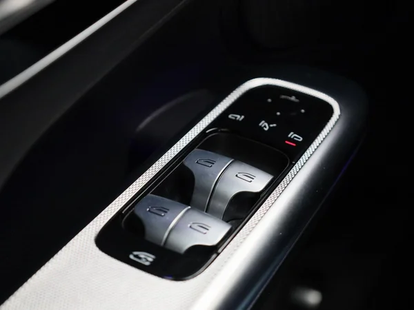 Mercedes-Benz GLC (2025) — foto 28 van 48