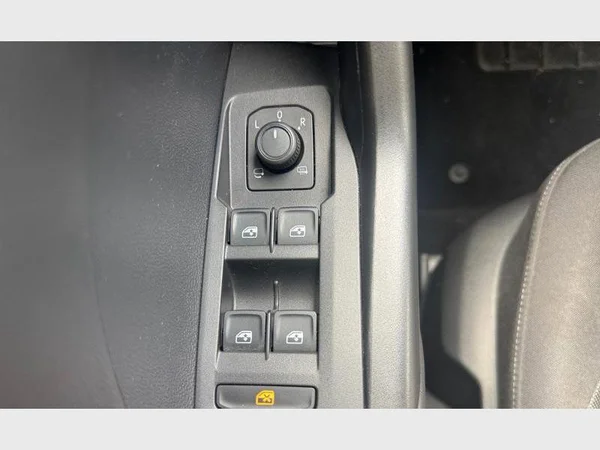 Volkswagen T-Cross (2022) — foto 8 van 23