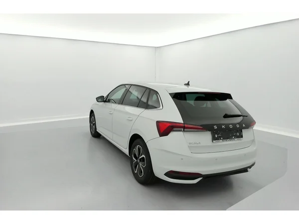 SKODA Scala (2025) — foto 2 van 36