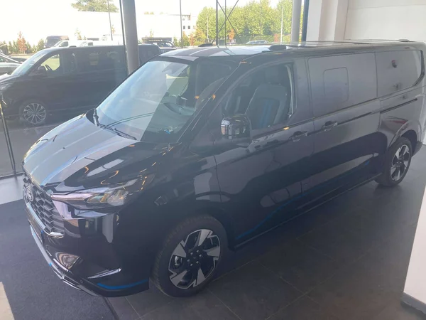 Ford Transit Custom — foto 16 van 22