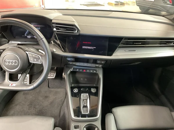 AUDI A3 Sedan (2025) — foto 3 van 21