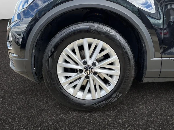VOLKSWAGEN T-Roc (2021) — foto 11 van 20