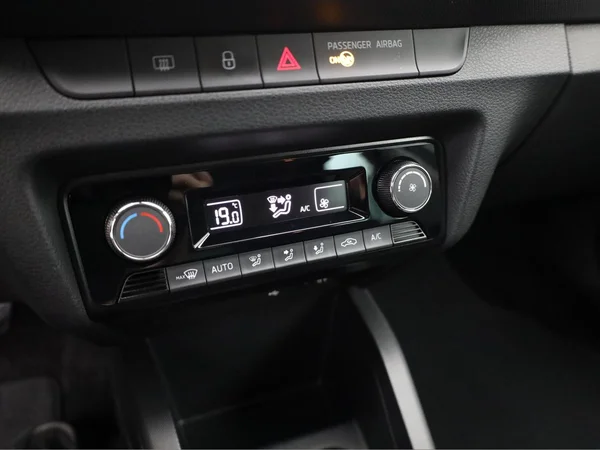 SKODA Fabia Combi (2023) — foto 8 van 18