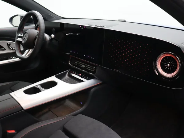 Mercedes-Benz CLA (2025) — foto 14 van 24