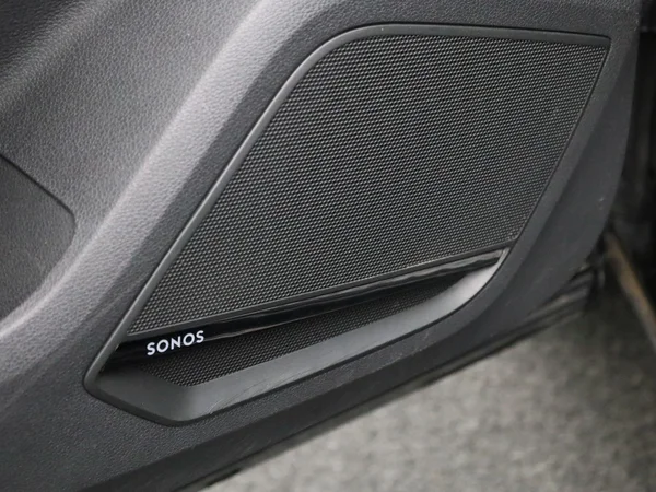 Audi Q2 (2022) — foto 24 van 38
