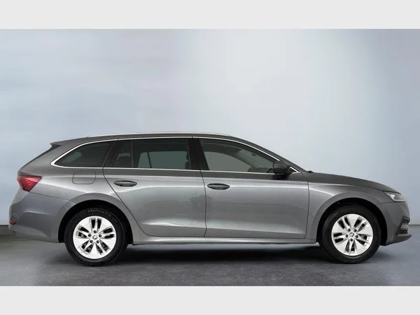 Skoda Octavia Combi (2022) — foto 9 van 15