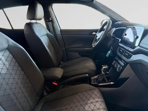 VOLKSWAGEN T-Cross (2024) — foto 11 van 17