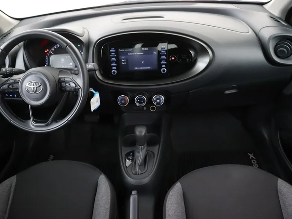 TOYOTA Aygo X (2023) — foto 25 van 25