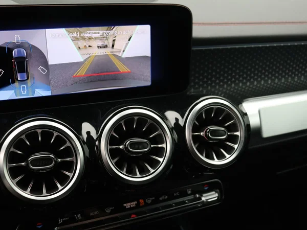 Mercedes-Benz EQB (2025) — foto 6 van 27