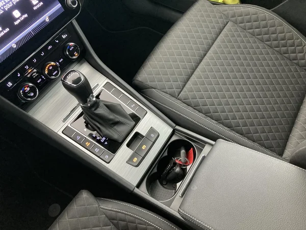 SKODA Superb SW PHEV (2020) — foto 20 van 36