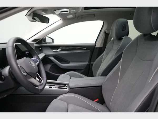 VOLKSWAGEN Passat SW (2025) — foto 29 van 33