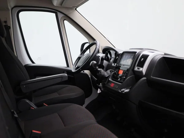 Opel Movano (2023) — foto 26 van 38