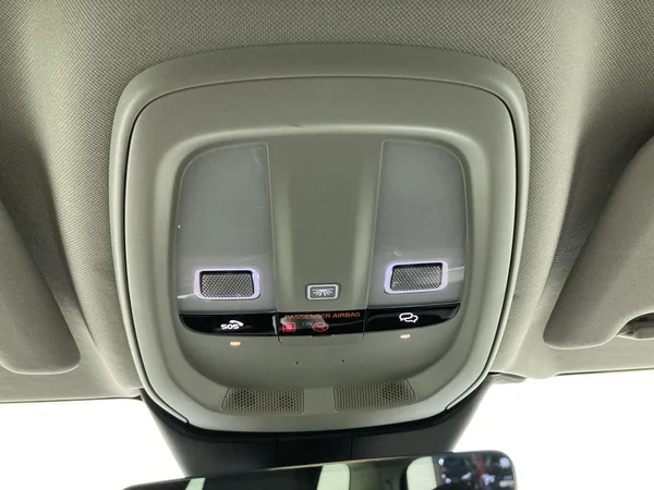 VOLVO V60 (2023) — foto 36 van 36