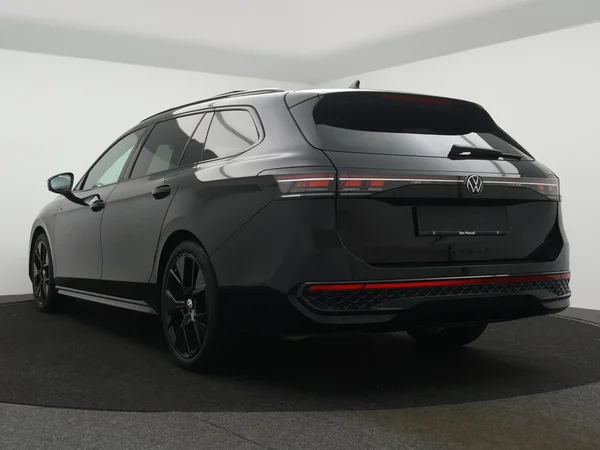 Volkswagen Passat (2024) — foto 22 van 32