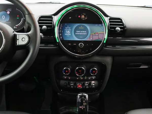 MINI Clubman (2023) — foto 2 van 48
