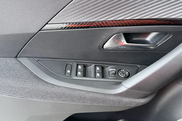 Peugeot 2008 (2025) — foto 8 van 18