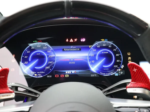 Mercedes-Benz EQE (2025) — foto 7 van 33