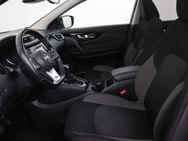 NISSAN Qashqai (2021) — foto 2 van 26