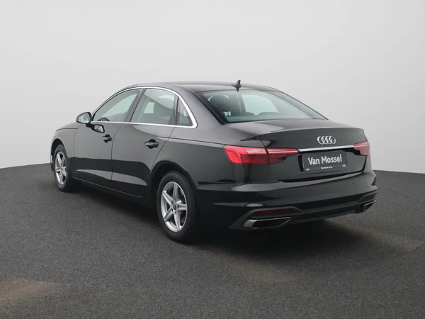 Audi A4 (2023) — foto 12 van 42