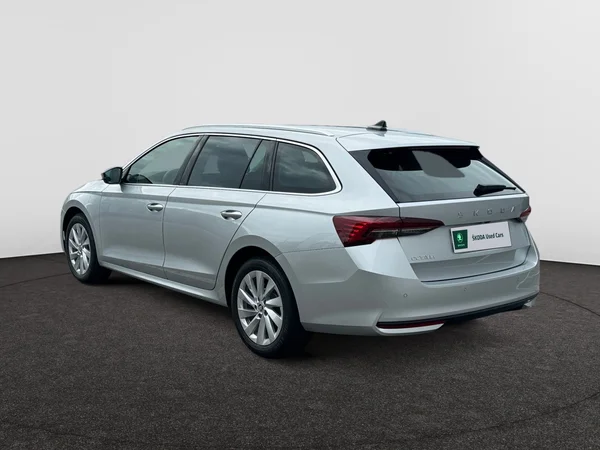 SKODA Octavia Combi (2024) — foto 17 van 18