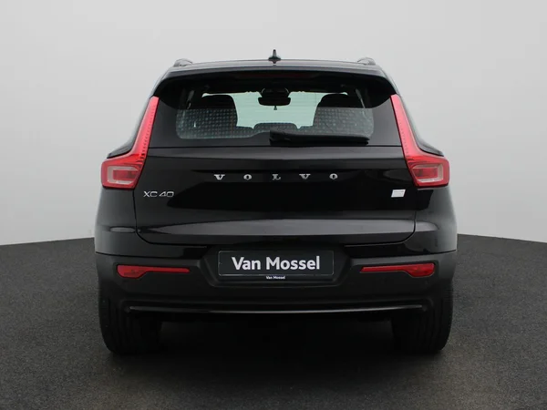 Volvo XC40 (2023) — foto 37 van 41